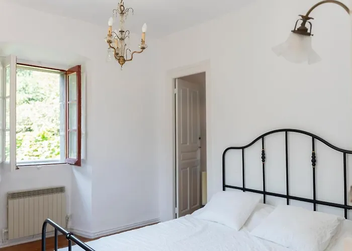 Caserío Vasco De Categoría * Llodio