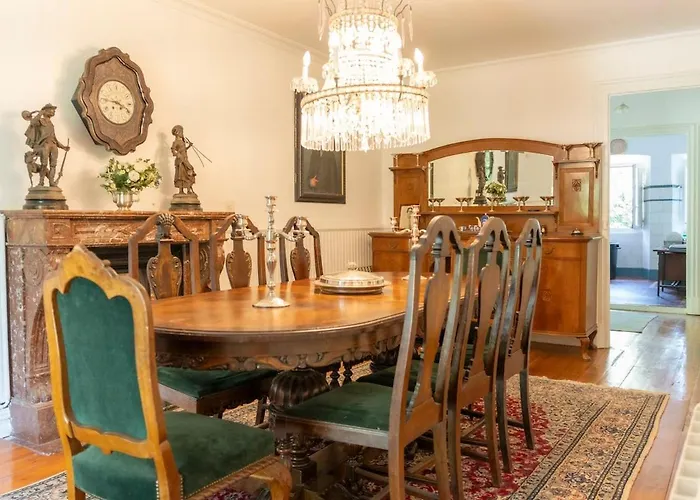 Villa Caserío Vasco con Encanto y Jardines Privados Llodio