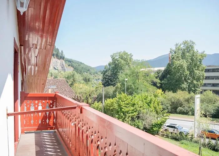 Caserío Vasco con Encanto y Jardines Privados Llodio