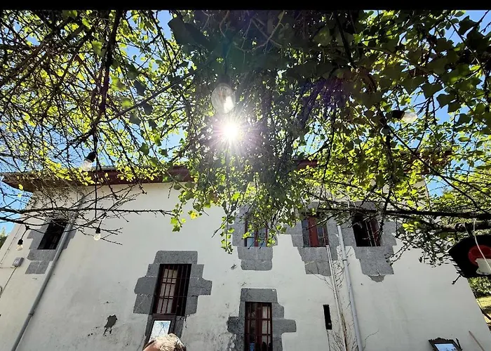 Caserío Vasco con Encanto y Jardines Privados * Llodio