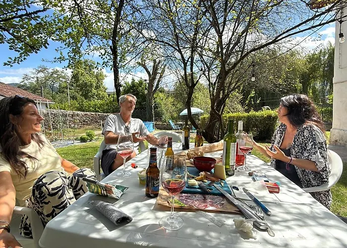 Caserío Vasco con Encanto y Jardines Privados Villa *